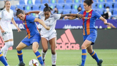 女王杯半决赛：巴塞罗那女足大胜马德里女足，红蓝军团剑指三冠王