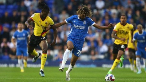 英冠赛场雨夜鏖战 伯明翰与沃特福德激战成和