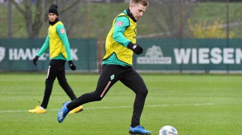 绿白军团的早春战役：云达不莱梅的保级曙光与训练场上的坚韧