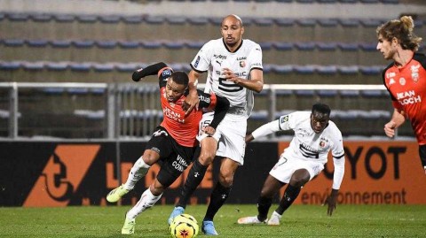 布列塔尼德比与波尔多捷报：重温法甲第十六轮的两个冷雨夜