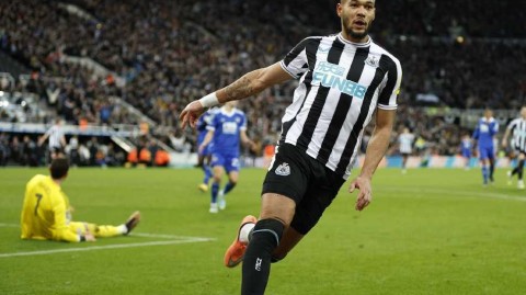 纽卡斯尔联主场力克莱斯特城，强势晋级联赛杯四强