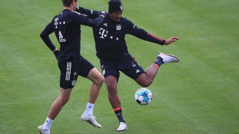 慕尼黑的秋日阳光：拜仁将士挥汗备战德国杯首轮