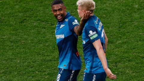 泽尼特主场六球狂胜伏尔加格勒，豪取争冠路上关键三分