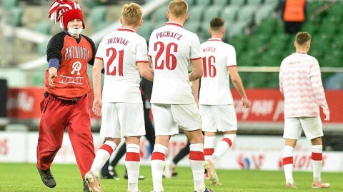 弗罗茨瓦夫夏夜练兵忙，东欧两强热身赛平分秋色