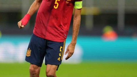 王朝中枢的传承：布斯克茨追平哈维，并列西班牙队史出场第三