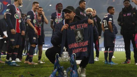 泪洒巴黎，内马尔以冠军告慰天堂中的挚友