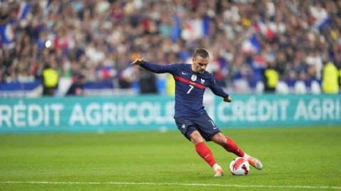 格列兹曼追平齐达内法国队出场纪录 跨越时代的传承