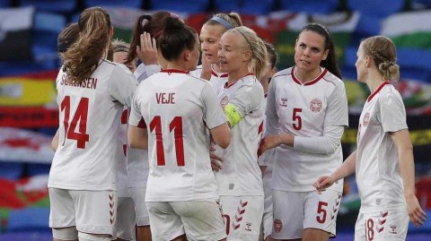 红龙战记：加的夫雨夜，威尔士女足逼平世界劲旅丹麦