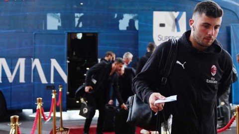 红黑军团空降吉达 沙漠热浪中的超级杯征程