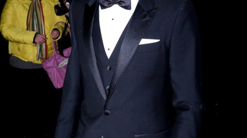 莱万多夫斯基夫妇盛装出席颁奖礼，安娜优雅挽手丈夫展现模范伴侣风采