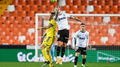 梅斯塔利亚的暗淡午后：瓦伦西亚1-1加的斯，八轮不胜深陷泥潭