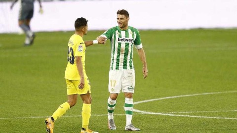 洛佩拉球场的雨夜激斗