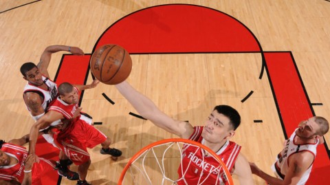 姚明罗伊巅峰对决：2009火箭开拓者经典战役回顾