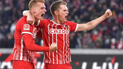 德甲烽火弗赖堡主场力克奥格斯堡 精彩瞬间定格绿茵激情