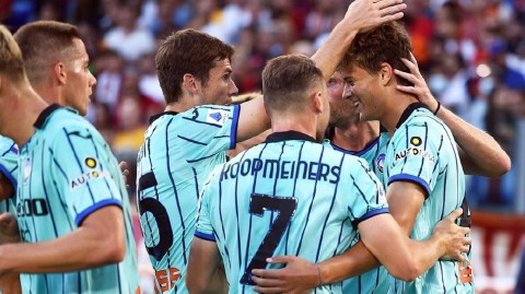 罗马奥林匹克球场之夜：红狼饮恨，真蓝黑登顶