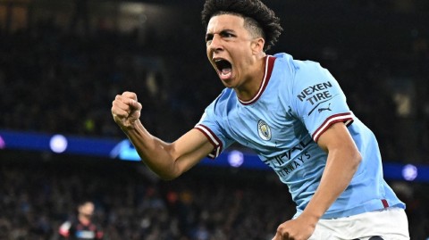 蓝月军团主场逆转告捷 青训小将欧冠赛场闪亮绽放