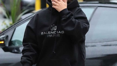 科琳·鲁尼的夏日独行 一杯咖啡背后的球星太太日常