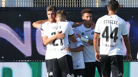 意大利杯经典对决：斯佩齐亚主场力克布雷西亚晋级