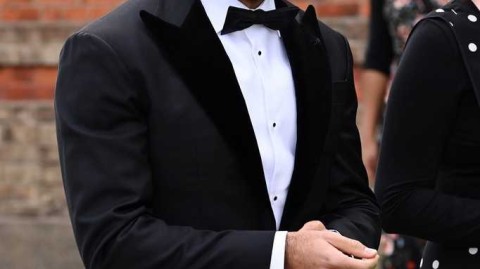 埃及法老闪耀伦敦：萨拉赫西装革履出席Earthshot颁奖礼，以行动呼吁守护海洋