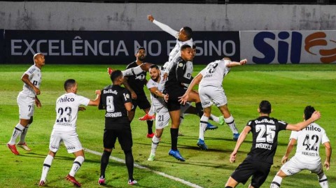 巴甲激战：红牛布拉干提罗与桑托斯上演进球大战，补时绝平留憾