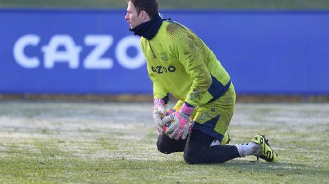 埃弗顿训练场上的蓝色火焰：临时主帅弗格森带队备战英超关键战