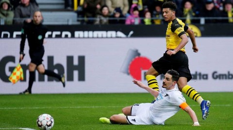 威斯特法伦的过山车之夜：多特蒙德三球领先遭霍芬海姆神奇扳平