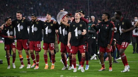 德甲巅峰对决：拜仁力擒多特蒙德提前锁定沙拉盘