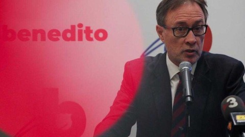 巴萨竞选人贝内迪托亮相发布会 誓言要留梅西重建诺坎普