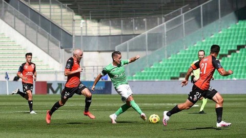 绿军主场完胜升班马：回顾2021法甲次轮圣埃蒂安二比零洛里昂之战