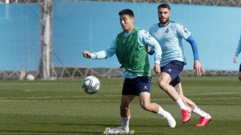 武磊全情投入西班牙人队训练，剑指关键战役誓要破门