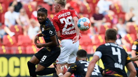 德甲爆冷夜：残阵美因茨戮力同心，力克强敌莱比锡红牛