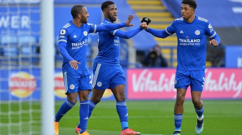 蓝狐狂欢夜：瓦尔迪加冕助攻王，伊希纳乔戴帽泪洒皇权球场