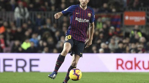 巴萨铁卫的坚韧与挣扎：回望罗贝托那一次次的伤痛时刻