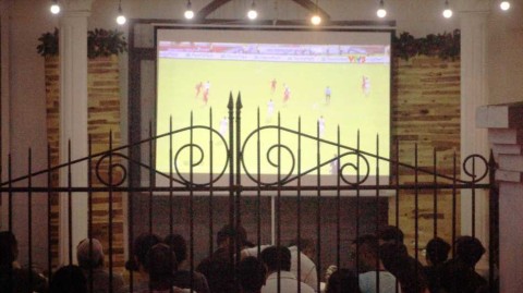 探访芽庄街头足球文化：感受越南足球热潮与“东南亚新王”的野心