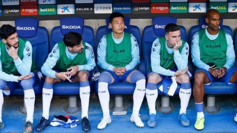 武磊板凳席上见证进球大战，西班牙人二比二战平贝蒂斯保级路依然艰难