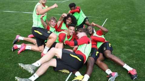 红蓝大战前奏：曼联西班牙冬训日志，暖阳下磨砺争四雄心