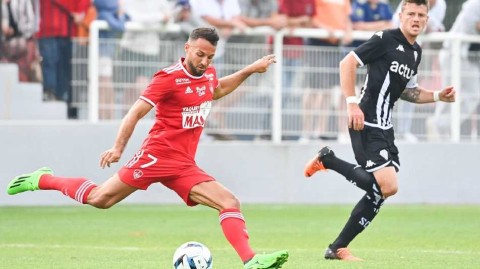 友谊赛烽火点燃：昂热与布雷斯特的绿茵较量