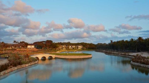 碧波林影间的高尔夫诗篇