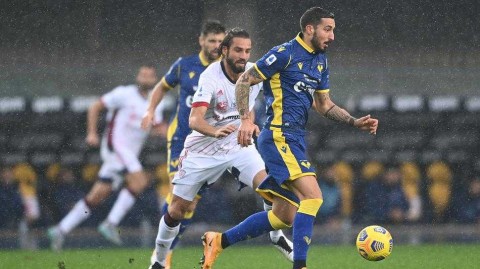 维罗纳战平卡利亚里 寒冬雨夜的本特戈迪战场