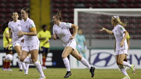 哥斯达黎加雨林见证青春风暴，哥伦比亚与新西兰女足上演进球大战