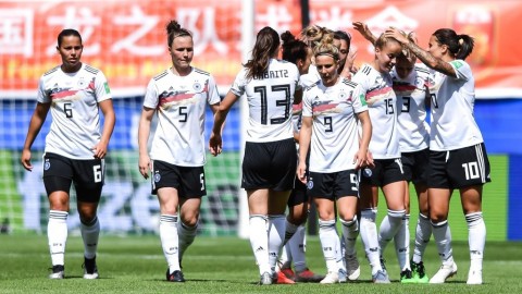 中国女足亚洲杯半决赛复盘：张琳艳点射难救主，东道主反击制胜终结13年不胜纪录