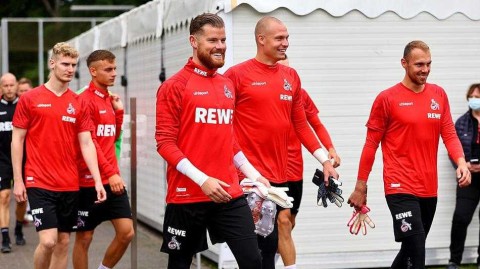 科隆盛夏的集结号：镜头下的季前备战日记