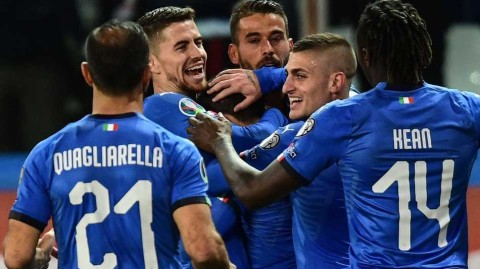 帕尔马之夜蓝衣军团狂飙六球夸神两射一传创纪录新星基恩头槌续写辉煌