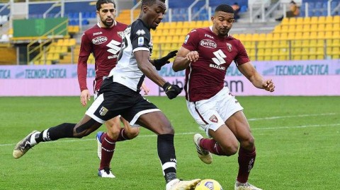 寒冬夜塔尔迪尼球场惨案 都灵三球完胜送帕尔马苦涩六轮不胜