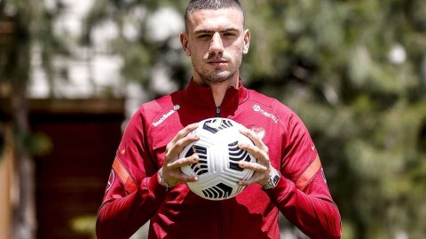 星月之师静候揭幕战 土耳其队发布会自信亮相