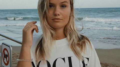 巴萨铁腰的温柔乡：德容与米琪从校服到婚纱的眷侣人生