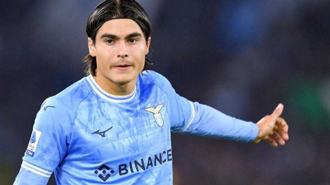 红黑新翼卢卡罗梅罗加盟AC米兰的梦想征途