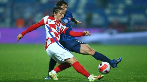 时光的任意球：当三十六岁的魔笛奏响格子军团的命运交响