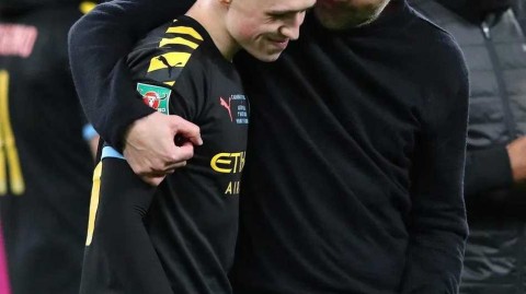 福登少年成名二十载，青梅竹马与三娃相伴，绿茵场外亦是人生赢家