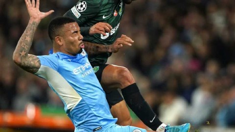 曼城稳健晋级欧冠八强 主场平局难掩蓝月统治力